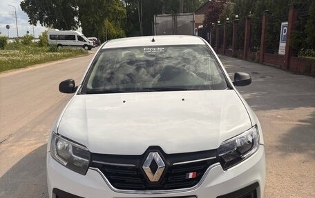 Renault Logan II, 2018 год, 450 000 рублей, 1 фотография