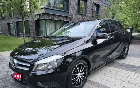 Mercedes-Benz A-Класс, 2013 год, 1 320 000 рублей, 1 фотография