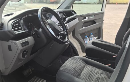 Volkswagen Caravelle T6 рестайлинг, 2021 год, 3 950 000 рублей, 1 фотография