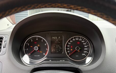Volkswagen Polo VI (EU Market), 2011 год, 975 000 рублей, 11 фотография