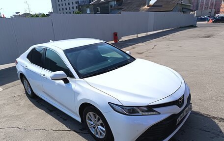 Toyota Camry, 2019 год, 2 200 000 рублей, 2 фотография