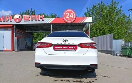 Toyota Camry, 2019 год, 2 200 000 рублей, 8 фотография