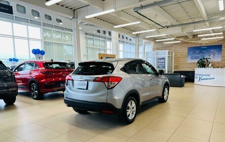 Honda Vezel, 2018 год, 1 899 000 рублей, 6 фотография