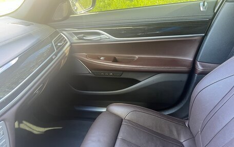 BMW 7 серия, 2018 год, 4 750 000 рублей, 19 фотография