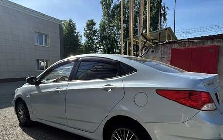 Hyundai Solaris II рестайлинг, 2014 год, 740 000 рублей, 2 фотография