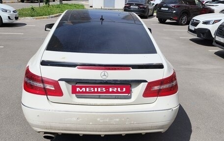 Mercedes-Benz E-Класс, 2011 год, 1 100 000 рублей, 4 фотография