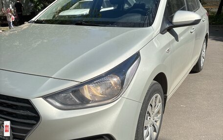 Hyundai Solaris II рестайлинг, 2018 год, 1 200 000 рублей, 3 фотография