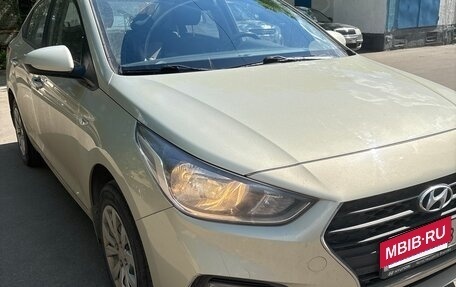 Hyundai Solaris II рестайлинг, 2018 год, 1 200 000 рублей, 2 фотография