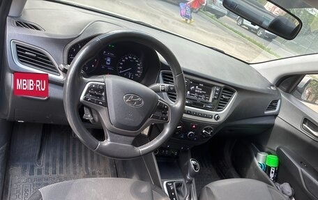 Hyundai Solaris II рестайлинг, 2018 год, 1 200 000 рублей, 8 фотография