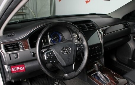 Toyota Camry, 2017 год, 2 799 000 рублей, 7 фотография