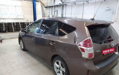 Toyota Prius v (+) I (ZVW40/41) рестайлинг, 2015 год, 1 750 000 рублей, 18 фотография