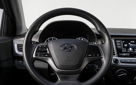 Hyundai Solaris II рестайлинг, 2021 год, 1 690 000 рублей, 18 фотография