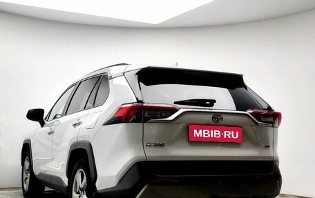 Toyota RAV4, 2020 год, 3 056 000 рублей, 5 фотография