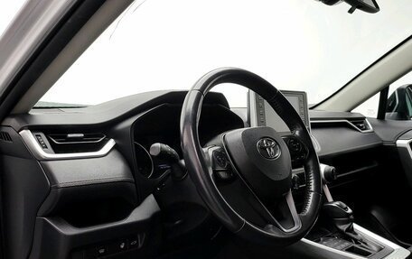 Toyota RAV4, 2020 год, 3 056 000 рублей, 18 фотография
