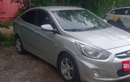 Hyundai Solaris II рестайлинг, 2012 год, 700 000 рублей, 1 фотография