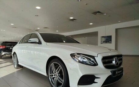 Mercedes-Benz E-Класс, 2019 год, 3 000 000 рублей, 1 фотография