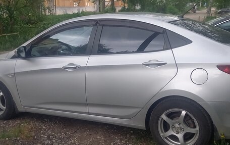Hyundai Solaris II рестайлинг, 2012 год, 700 000 рублей, 3 фотография
