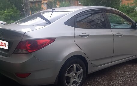Hyundai Solaris II рестайлинг, 2012 год, 700 000 рублей, 2 фотография