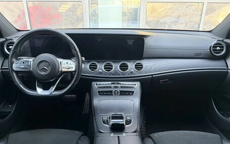 Mercedes-Benz E-Класс, 2019 год, 3 000 000 рублей, 12 фотография
