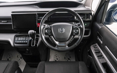 Honda Stepwgn IV, 2018 год, 2 239 000 рублей, 15 фотография