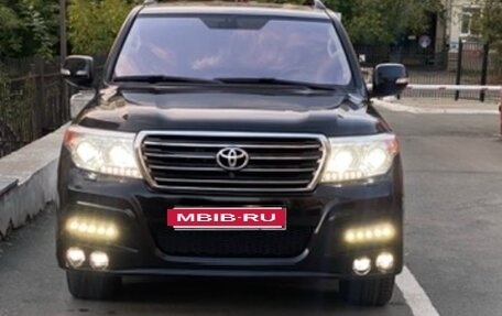Toyota Land Cruiser 200, 2012 год, 3 999 000 рублей, 2 фотография
