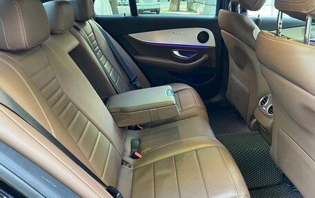Mercedes-Benz E-Класс, 2021 год, 4 600 000 рублей, 13 фотография