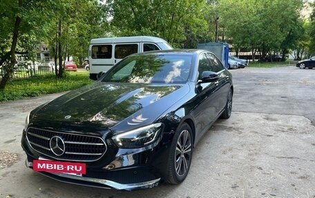 Mercedes-Benz E-Класс, 2021 год, 4 600 000 рублей, 2 фотография