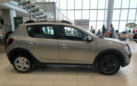 Renault Sandero II рестайлинг, 2016 год, 925 000 рублей, 5 фотография