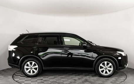 Mitsubishi Outlander III рестайлинг 3, 2014 год, 1 399 000 рублей, 4 фотография