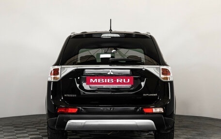 Mitsubishi Outlander III рестайлинг 3, 2014 год, 1 399 000 рублей, 6 фотография