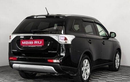 Mitsubishi Outlander III рестайлинг 3, 2014 год, 1 399 000 рублей, 5 фотография