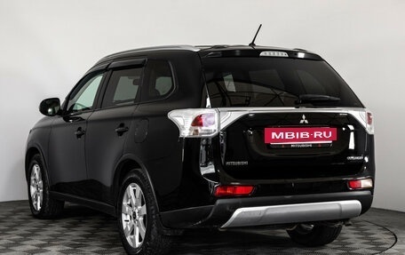 Mitsubishi Outlander III рестайлинг 3, 2014 год, 1 399 000 рублей, 7 фотография