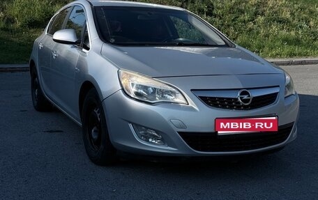 Opel Astra J, 2011 год, 510 000 рублей, 1 фотография
