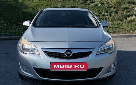 Opel Astra J, 2011 год, 510 000 рублей, 2 фотография