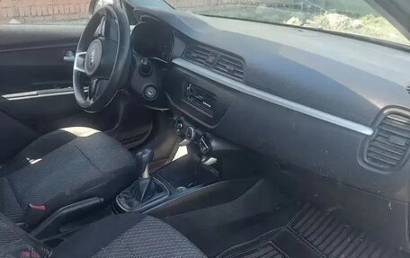 KIA Rio IV, 2018 год, 950 000 рублей, 7 фотография