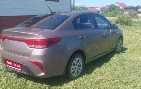 KIA Rio IV, 2018 год, 950 000 рублей, 5 фотография
