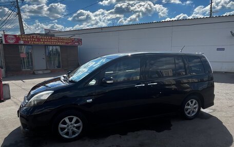 Toyota ISis I, 2011 год, 1 050 000 рублей, 2 фотография