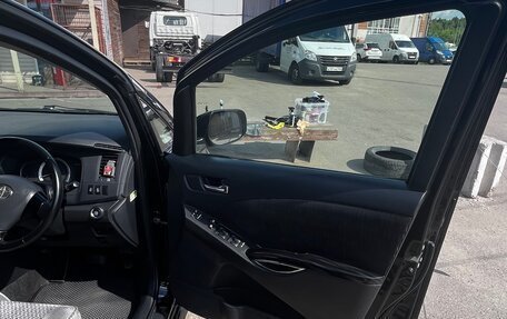 Toyota ISis I, 2011 год, 1 050 000 рублей, 9 фотография