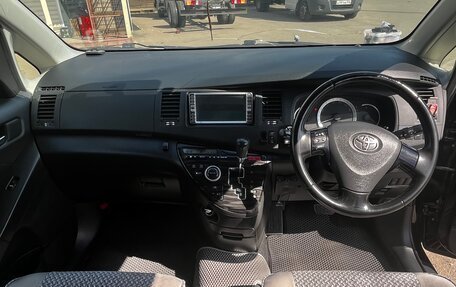 Toyota ISis I, 2011 год, 1 050 000 рублей, 10 фотография