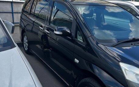 Toyota ISis I, 2011 год, 1 050 000 рублей, 24 фотография