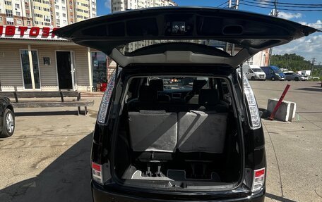 Toyota ISis I, 2011 год, 1 050 000 рублей, 20 фотография