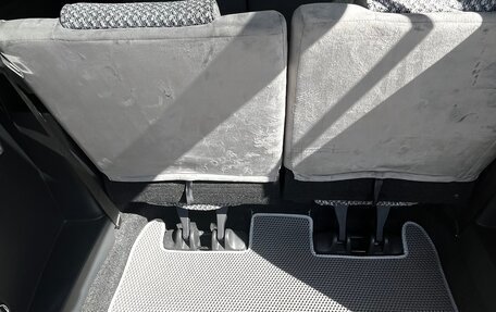 Toyota ISis I, 2011 год, 1 050 000 рублей, 19 фотография