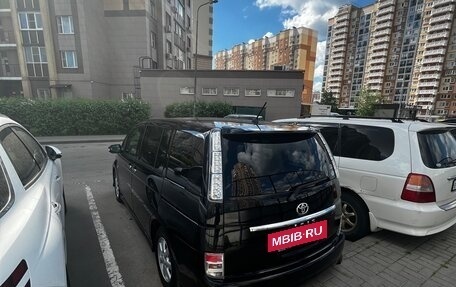 Toyota ISis I, 2011 год, 1 050 000 рублей, 25 фотография