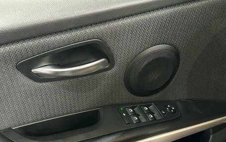 BMW 3 серия, 2011 год, 1 070 000 рублей, 17 фотография