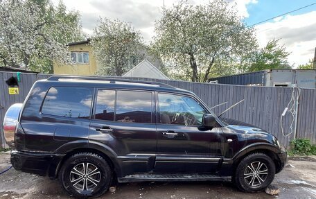 Mitsubishi Pajero III рестайлинг, 2004 год, 670 000 рублей, 3 фотография