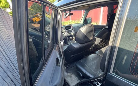 Mitsubishi Pajero III рестайлинг, 2004 год, 670 000 рублей, 15 фотография