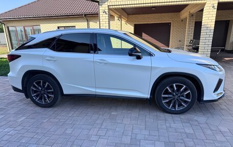 Lexus RX IV рестайлинг, 2019 год, 5 000 000 рублей, 4 фотография