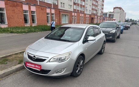 Opel Astra J, 2012 год, 900 000 рублей, 2 фотография