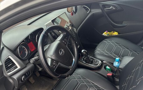 Opel Astra J, 2012 год, 900 000 рублей, 11 фотография