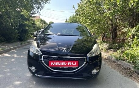 Peugeot 208 II, 2013 год, 900 000 рублей, 10 фотография